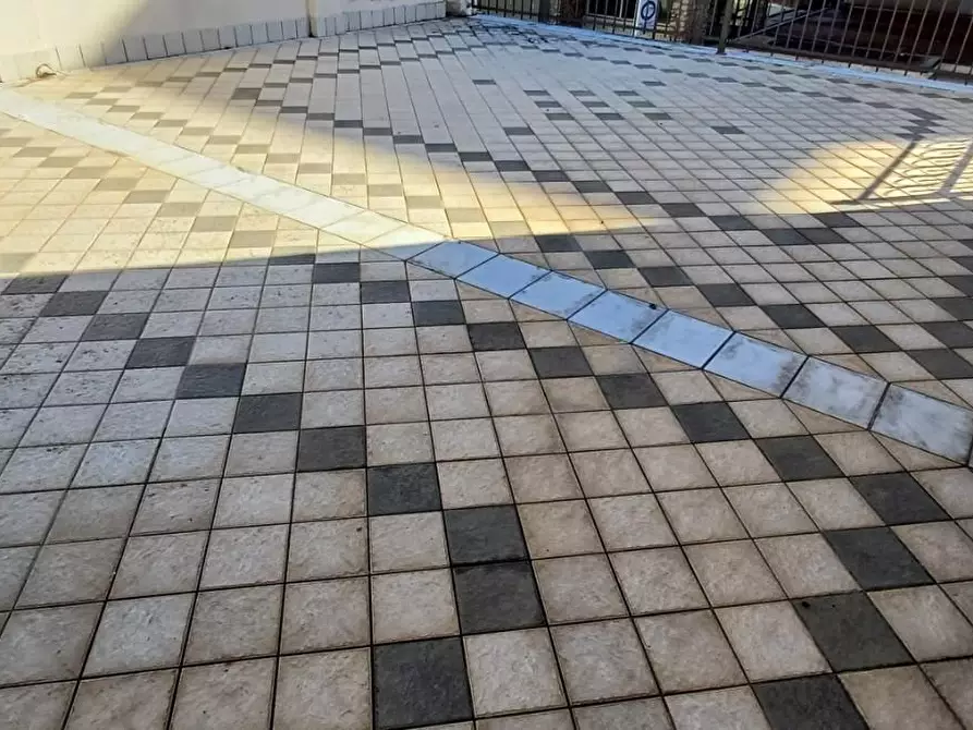 Immagine 18 di Appartamento in affitto  a Massa