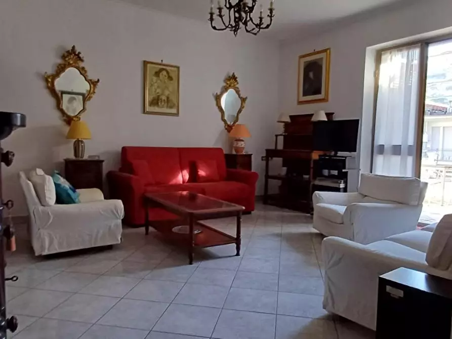 Immagine 6 di Appartamento in affitto  a Massa