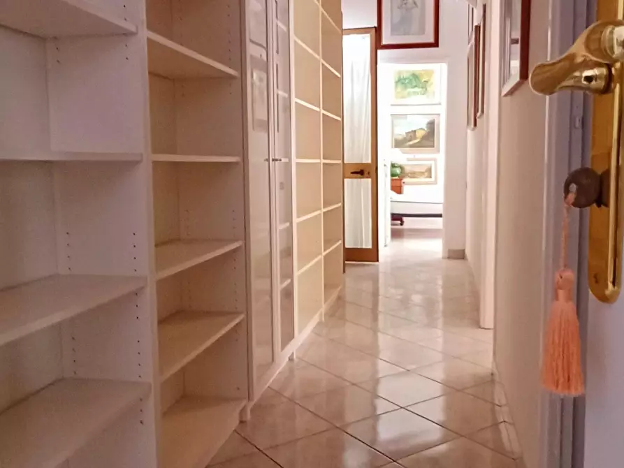 Immagine 13 di Appartamento in affitto  a Massa