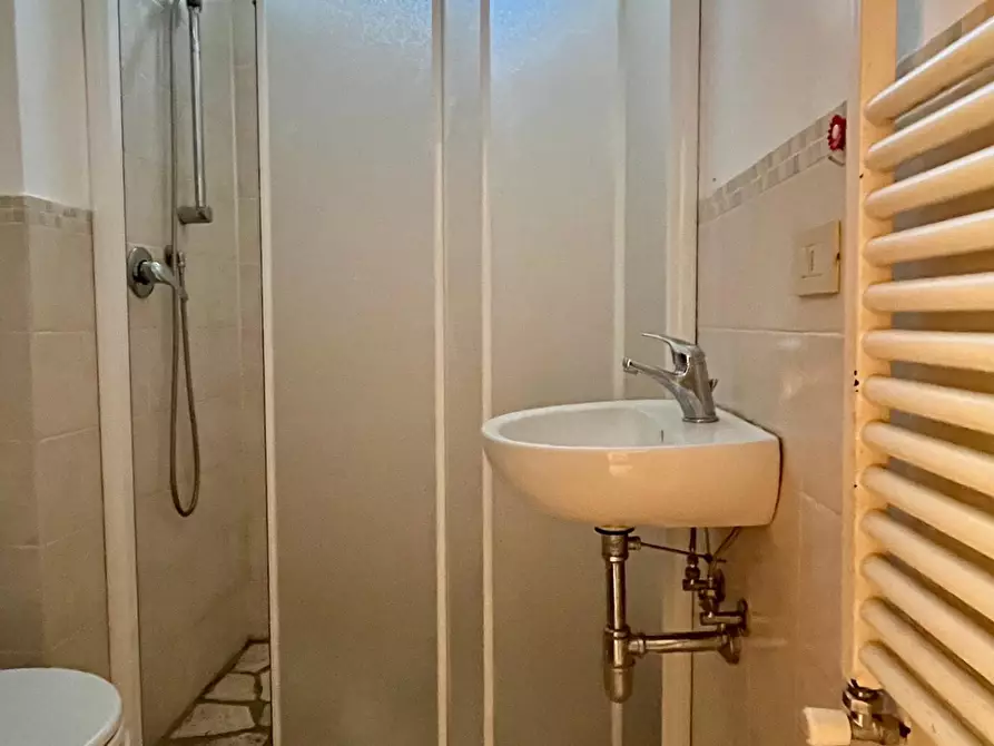 Immagine 11 di Appartamento in vendita  a Asciano