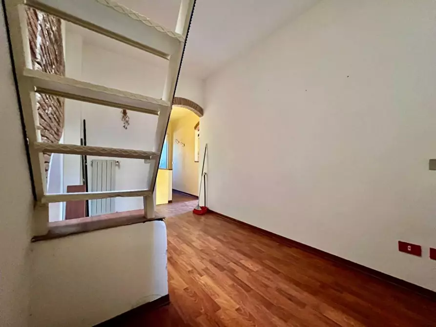 Immagine 3 di Terratetto in affitto  a Cascina