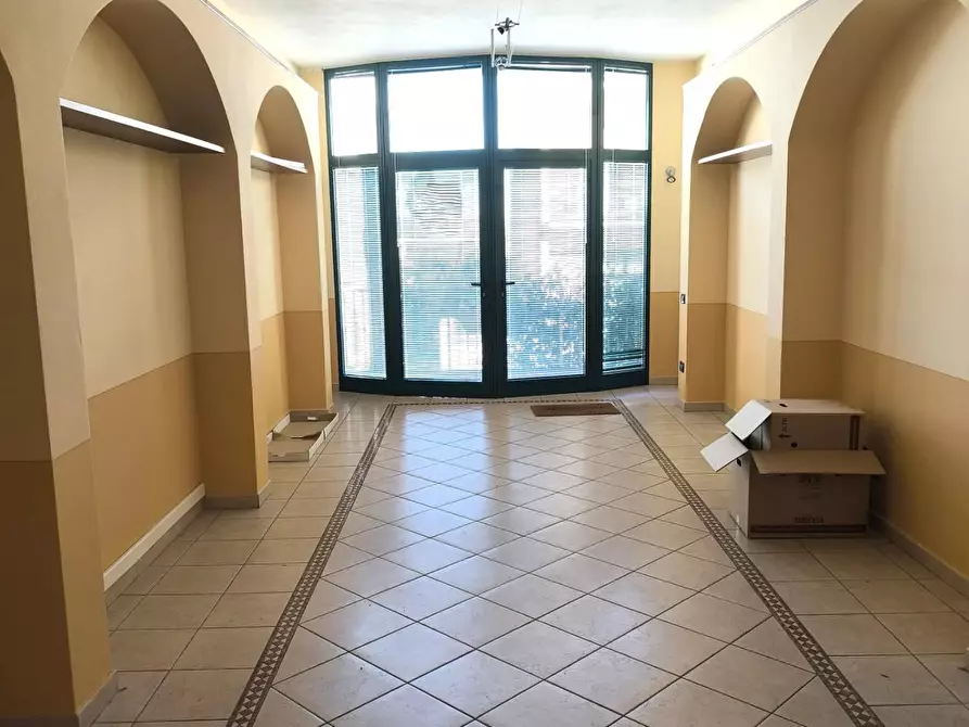 Immagine 5 di Locale commerciale in affitto  a Capannoli