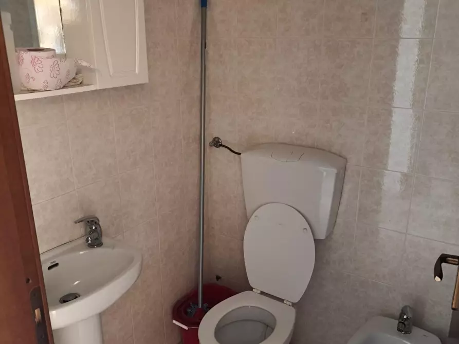 Immagine 11 di Locale commerciale in affitto  a Capannoli