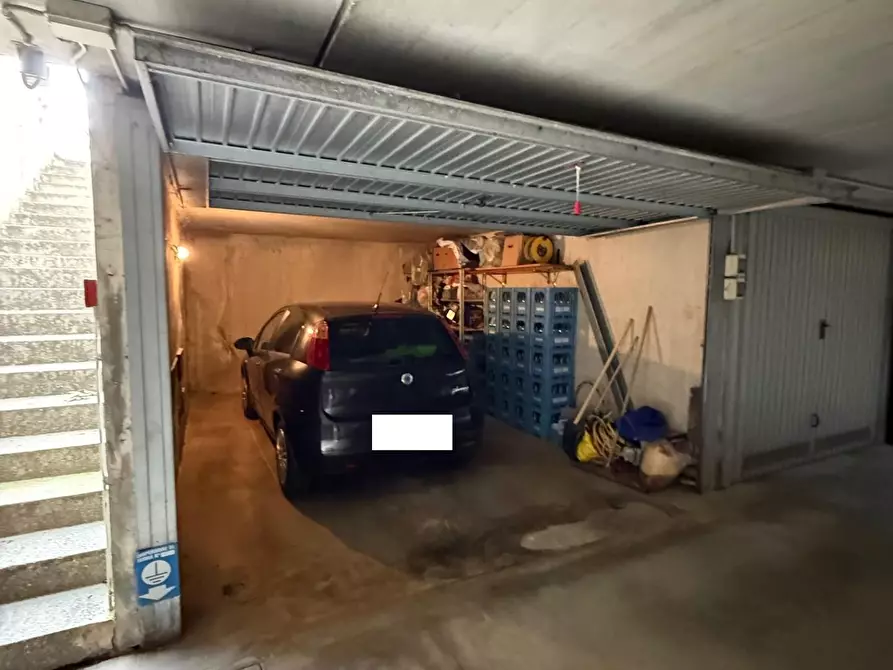 Immagine 1 di Garage in vendita  a Cornate D'adda