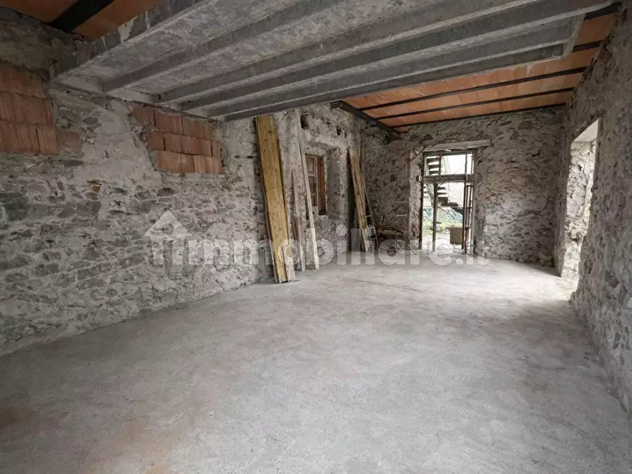 Immagine 15 di Villa in vendita  a Lucca