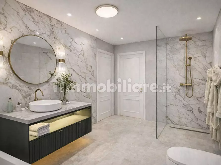 Immagine 10 di Villa in vendita  a Lucca