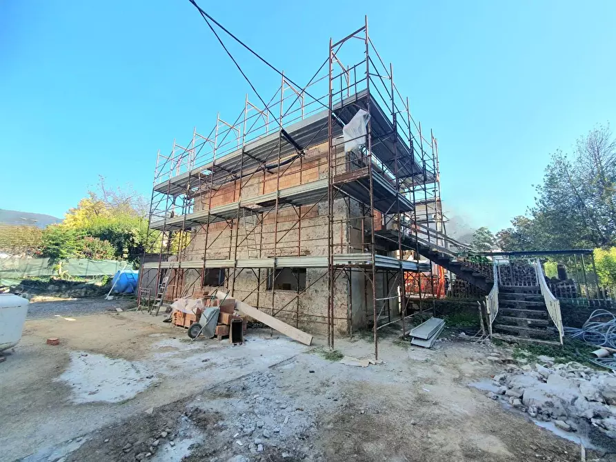 Immagine 16 di Villa in vendita  a Lucca