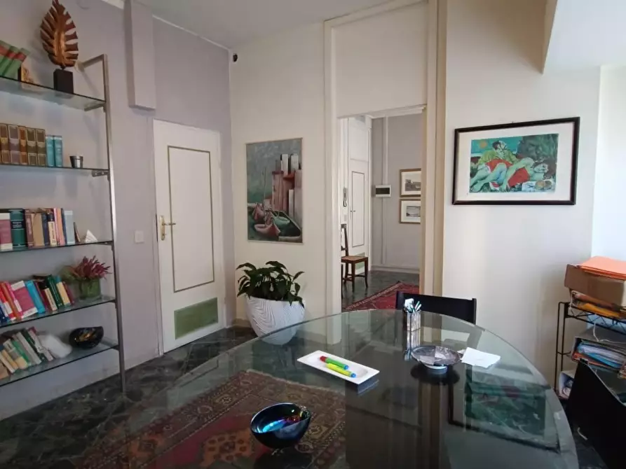 Immagine 9 di Ufficio in affitto  a Massa