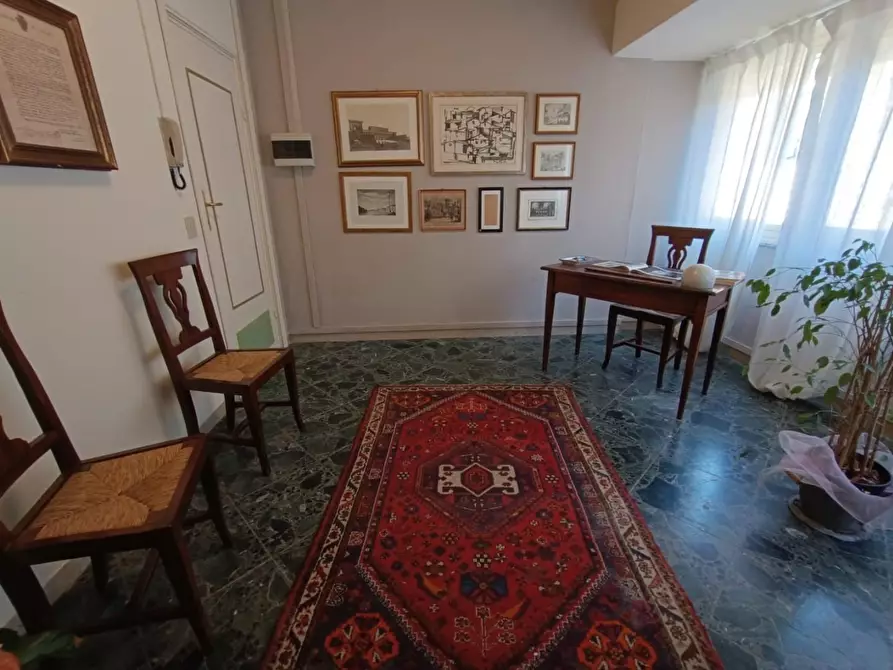 Immagine 7 di Ufficio in affitto  a Massa