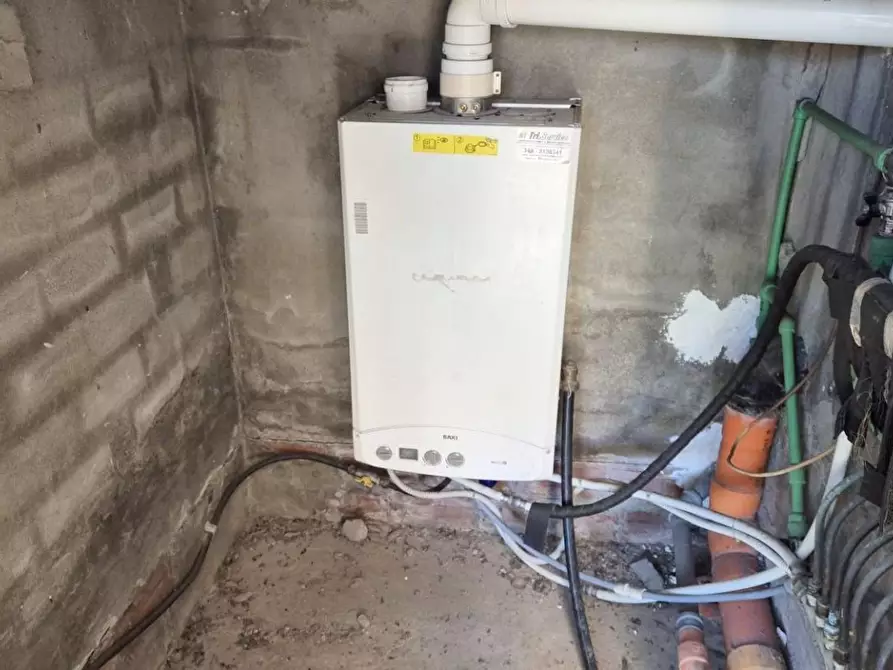 Immagine 79 di Casa indipendente in vendita  a Camaiore