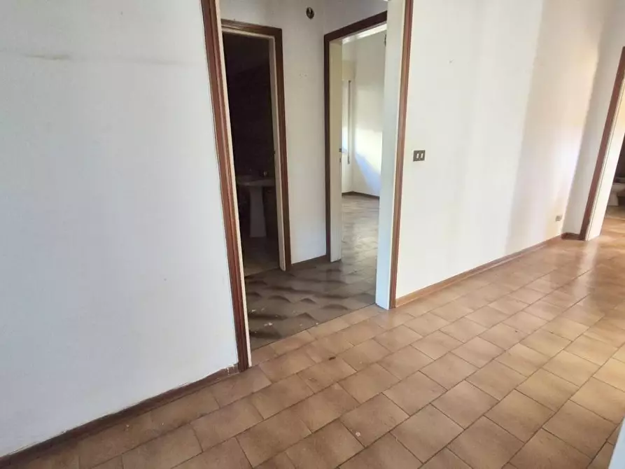Immagine 8 di Casa indipendente in vendita  a Camaiore