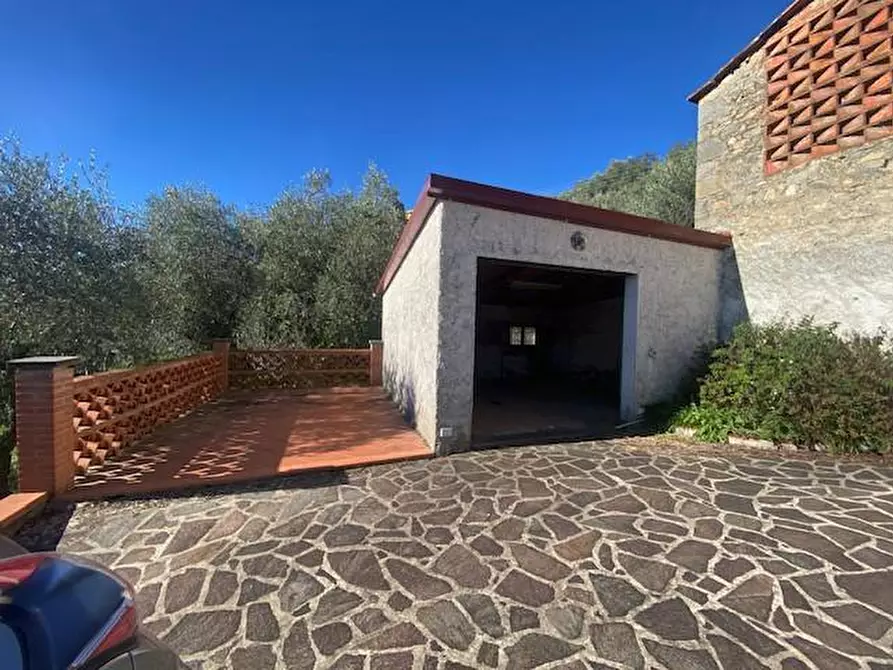 Immagine 2 di Porzione di casa in vendita  a Capannori