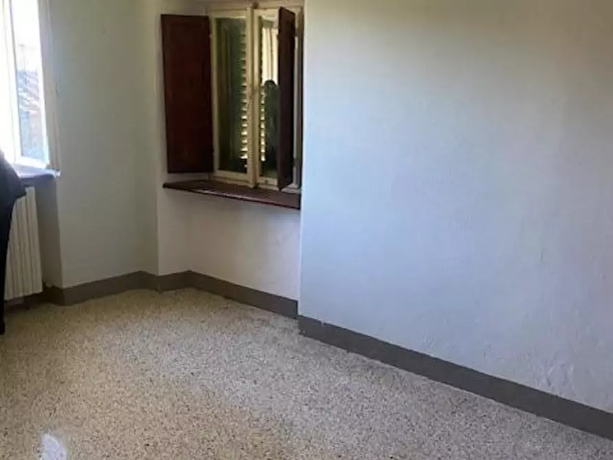 Immagine 10 di Porzione di casa in vendita  a Capannori