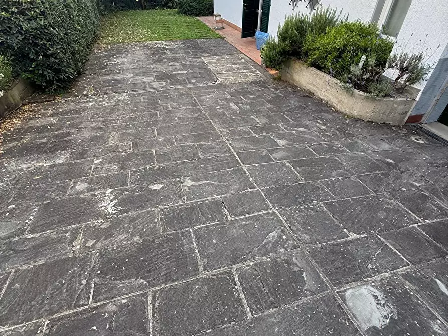 Immagine 26 di Villa in vendita  a Fucecchio