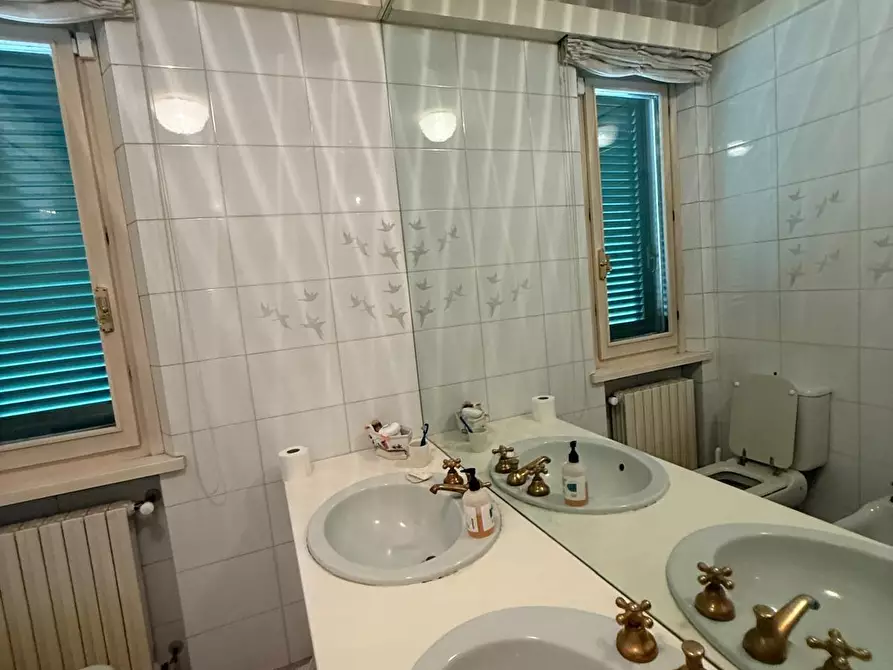 Immagine 9 di Villa in vendita  a Fucecchio