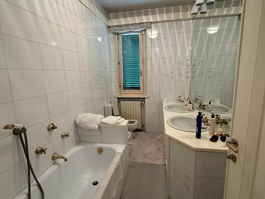 Immagine 8 di Villa in vendita  a Fucecchio