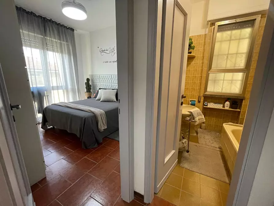 Immagine 5 di Appartamento in vendita  a Viareggio