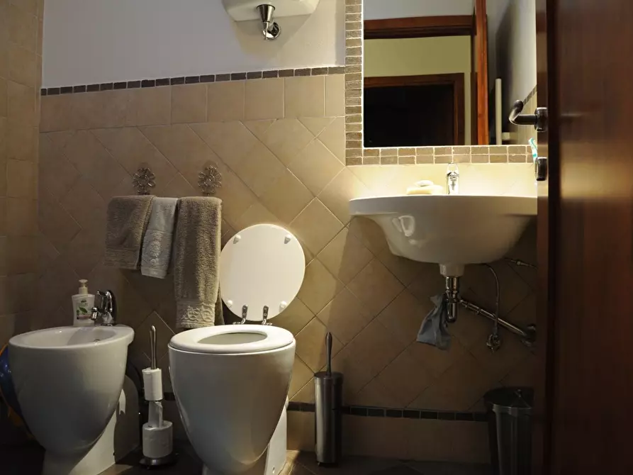 Immagine 20 di Appartamento in vendita  a Colle Di Val D'elsa