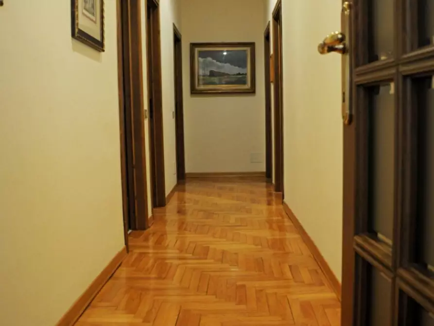 Immagine 6 di Villa in vendita  a Casole D'elsa