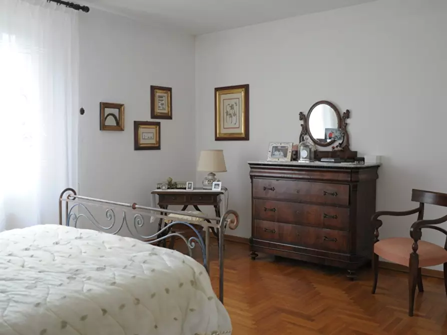 Immagine 8 di Villa in vendita  a Casole D'elsa