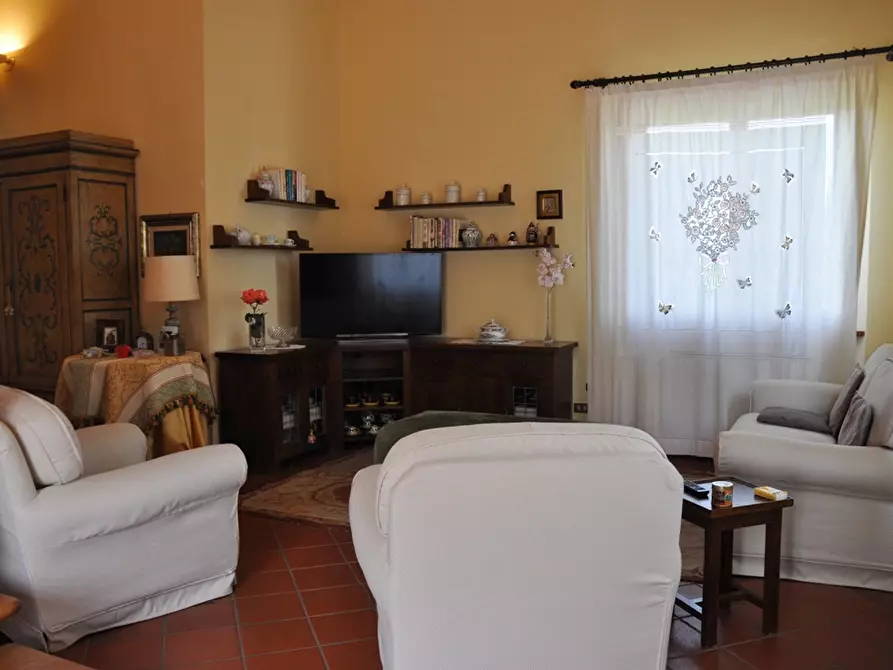Immagine 3 di Villa in vendita  a Casole D'elsa