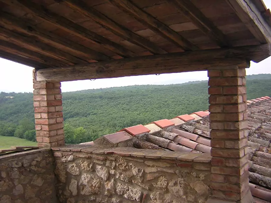 Immagine 21 di Casa colonica in vendita  a Colle Di Val D'elsa