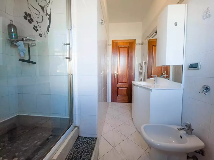 Immagine 20 di Casa bifamiliare in vendita  a Cascina