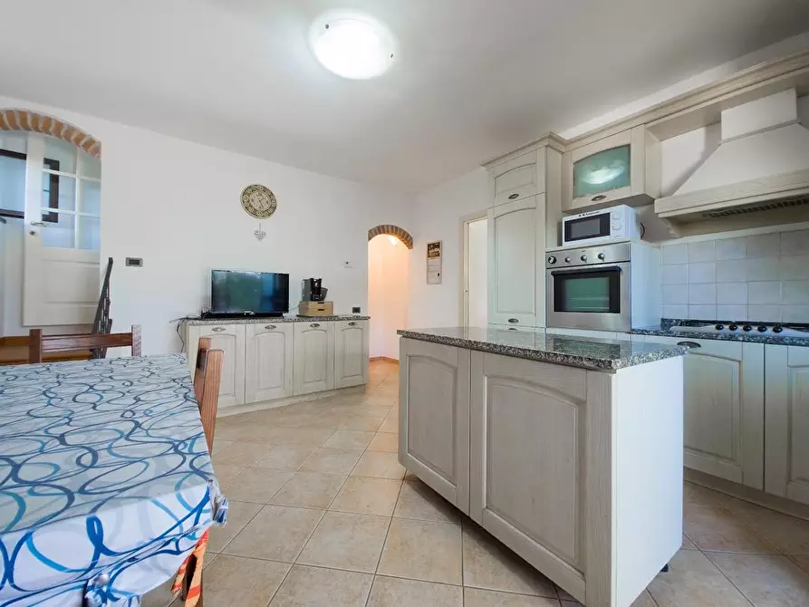 Immagine 8 di Casa bifamiliare in vendita  a Cascina