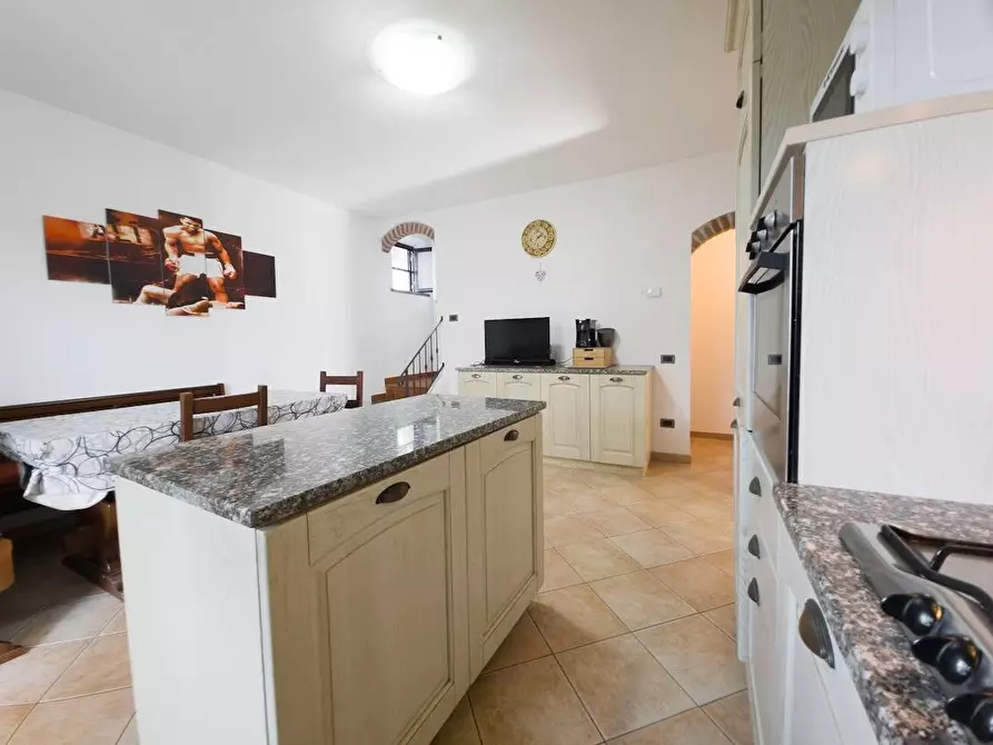 Immagine 39 di Casa bifamiliare in vendita  a Cascina