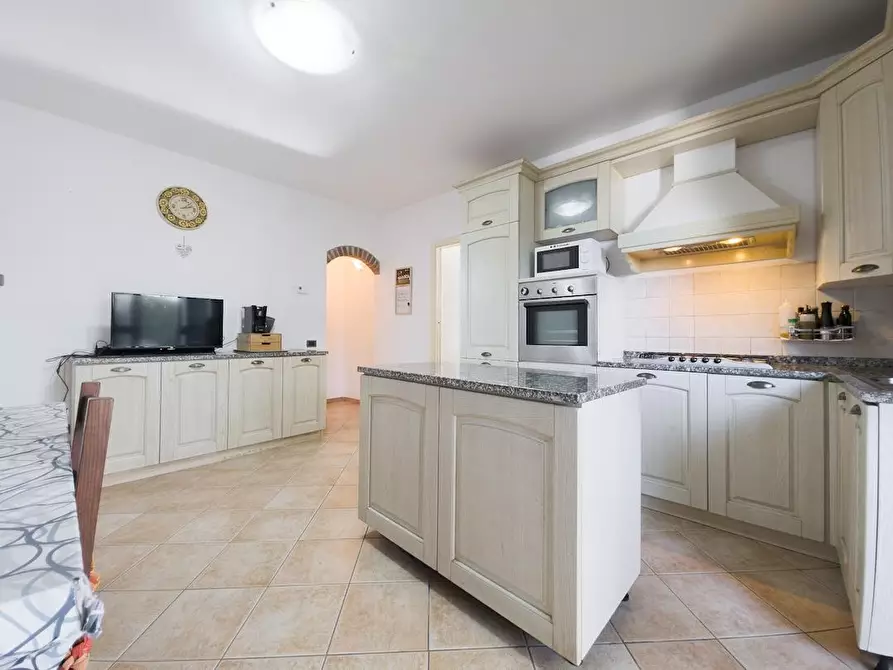 Immagine 19 di Casa bifamiliare in vendita  a Cascina