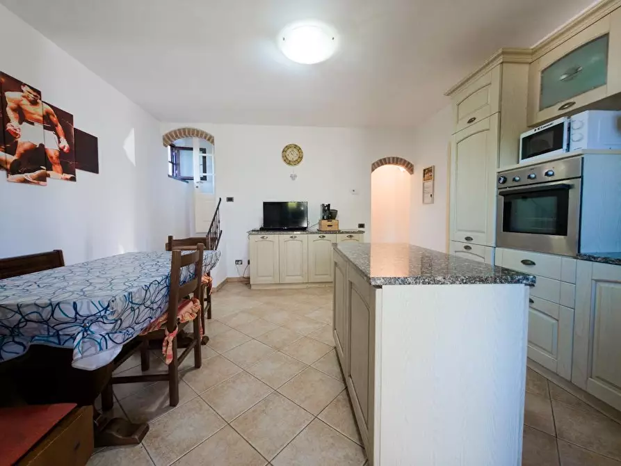 Immagine 16 di Casa bifamiliare in vendita  a Cascina