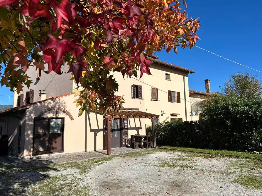 Immagine 3 di Casa bifamiliare in vendita  a Cascina