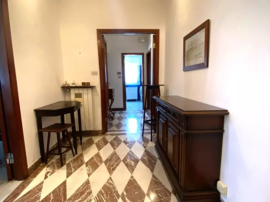 Immagine 2 di Appartamento in vendita  a Massa