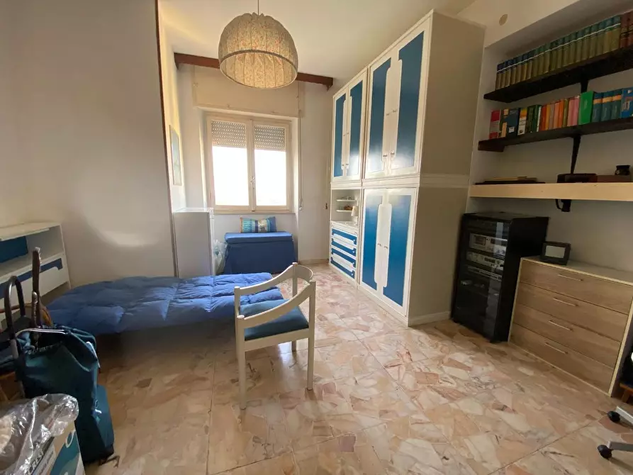 Immagine 12 di Appartamento in vendita  a Massa