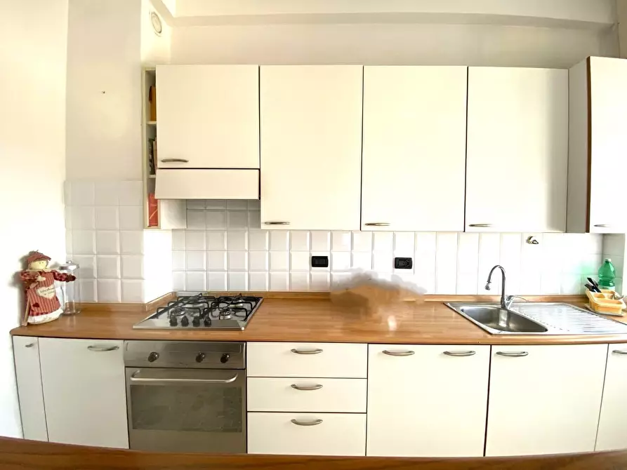 Immagine 16 di Appartamento in vendita  a Massa