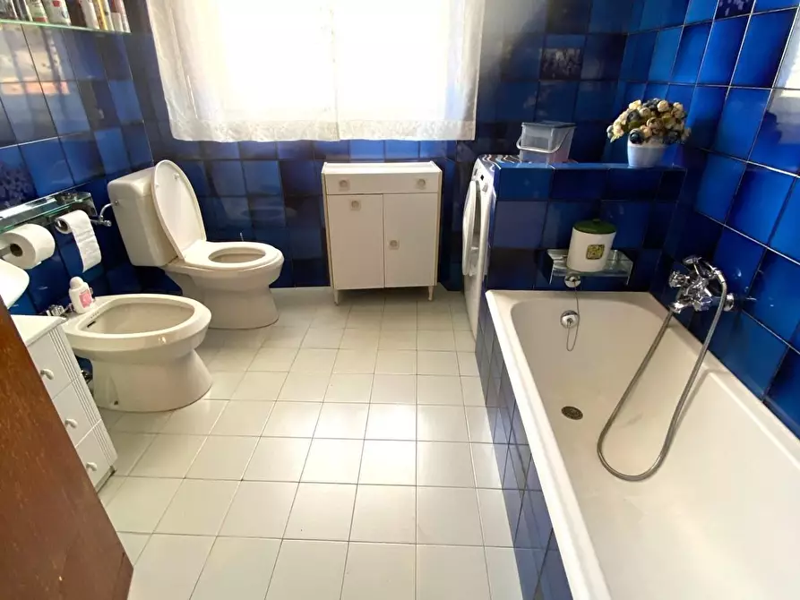 Immagine 13 di Appartamento in vendita  a Massa