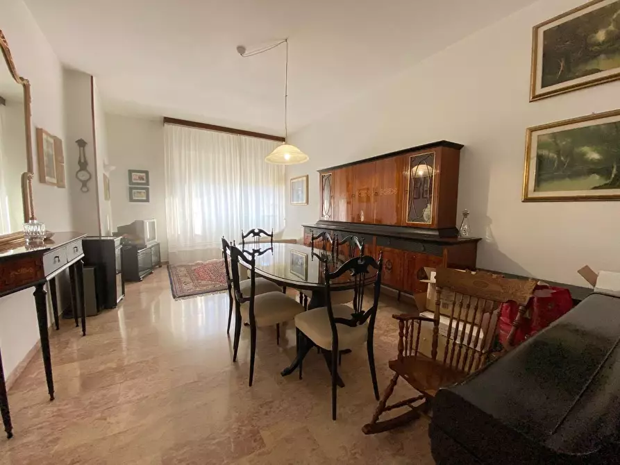 Immagine 15 di Appartamento in vendita  a Massa