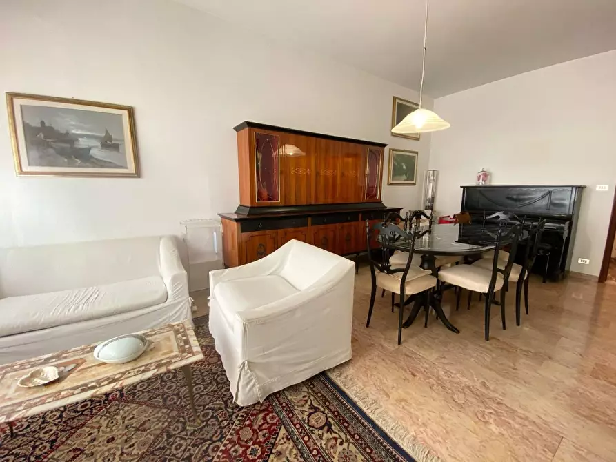 Immagine 4 di Appartamento in vendita  a Massa