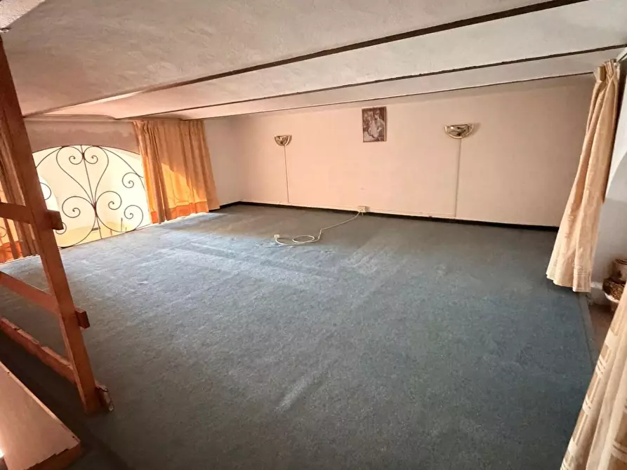 Immagine 13 di Garage in vendita  a Castagneto Carducci