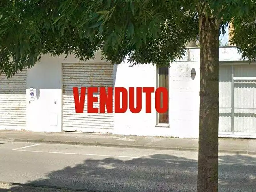 Immagine 1 di Locale commerciale in vendita  a Ponsacco