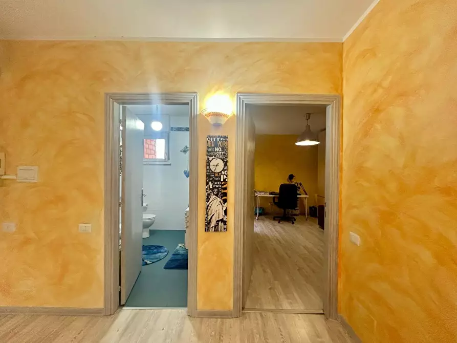 Immagine 14 di Appartamento in vendita  a Siena