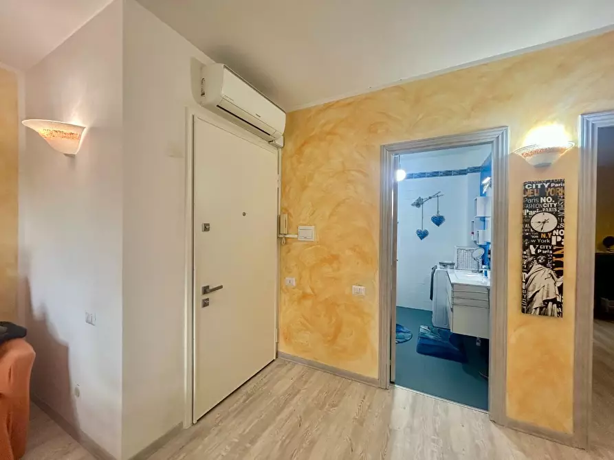 Immagine 15 di Appartamento in vendita  a Siena