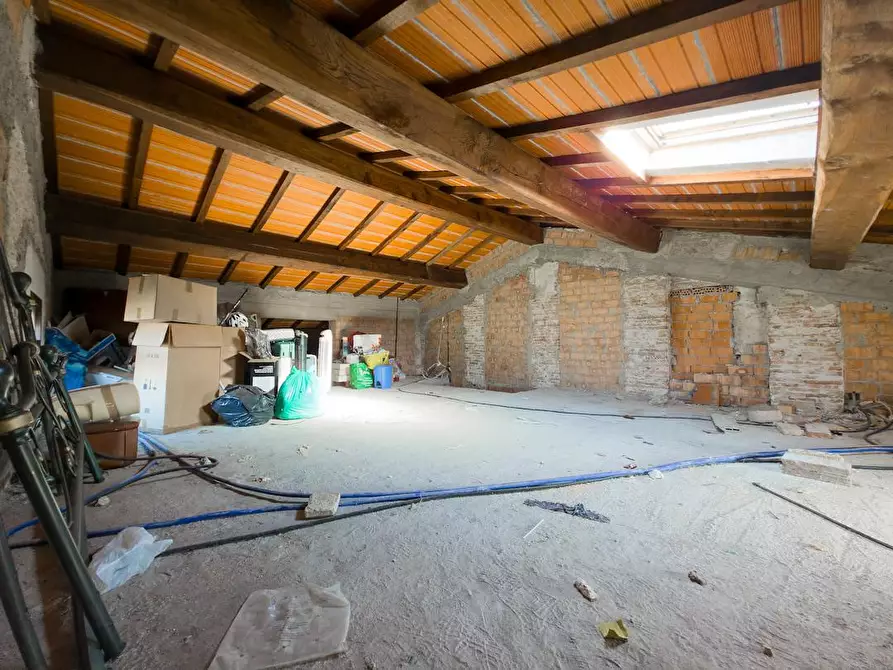 Immagine 20 di Casa bifamiliare in vendita  a Cascina