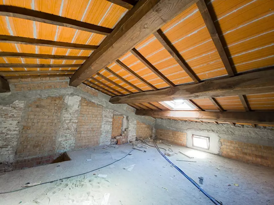 Immagine 17 di Casa bifamiliare in vendita  a Cascina