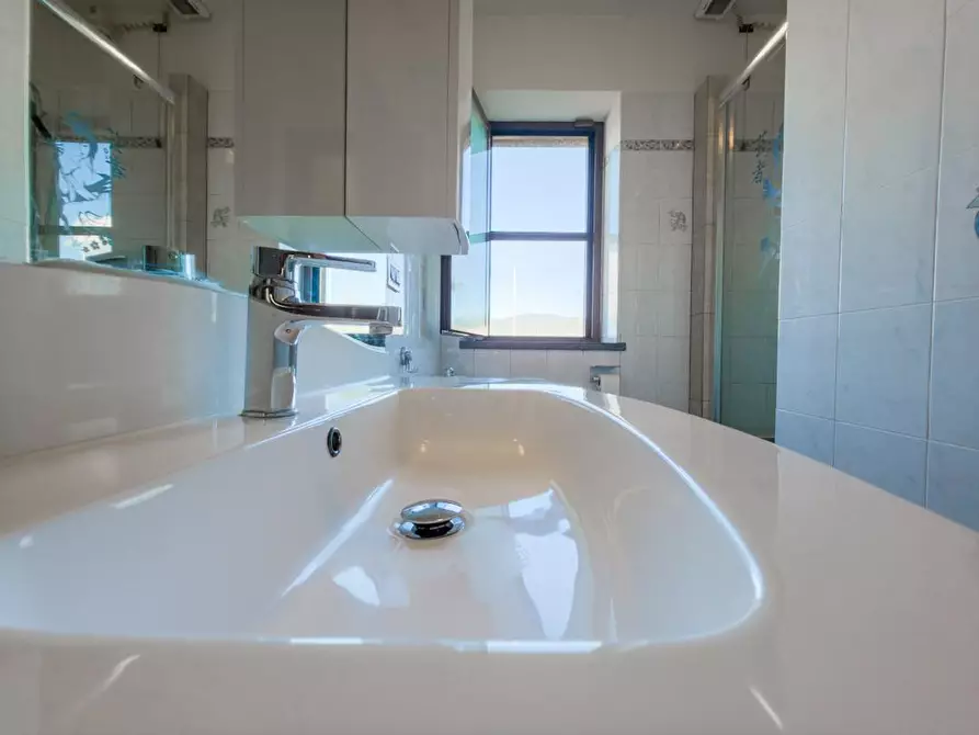 Immagine 21 di Casa bifamiliare in vendita  a Cascina