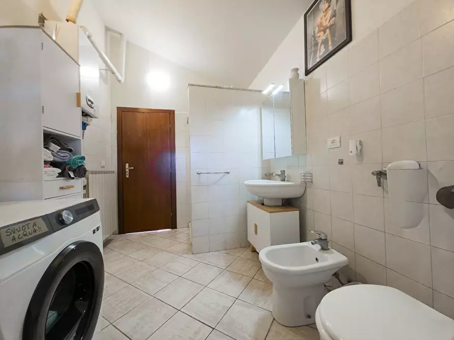 Immagine 32 di Casa bifamiliare in vendita  a Cascina