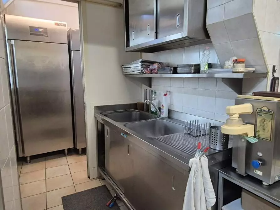 Immagine 6 di Bar / Ristorante in vendita  a Viareggio