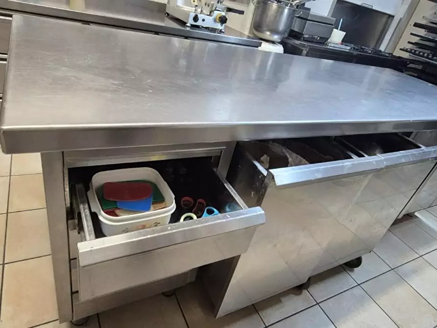 Immagine 9 di Bar / Ristorante in vendita  a Viareggio