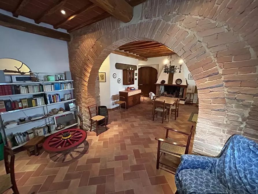 Immagine 35 di Casa colonica in vendita  a Castelnuovo Berardenga