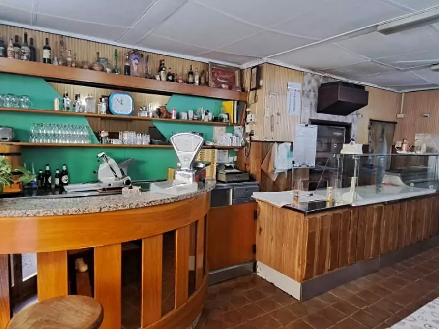 Immagine 7 di Locale commerciale in vendita  a Livorno